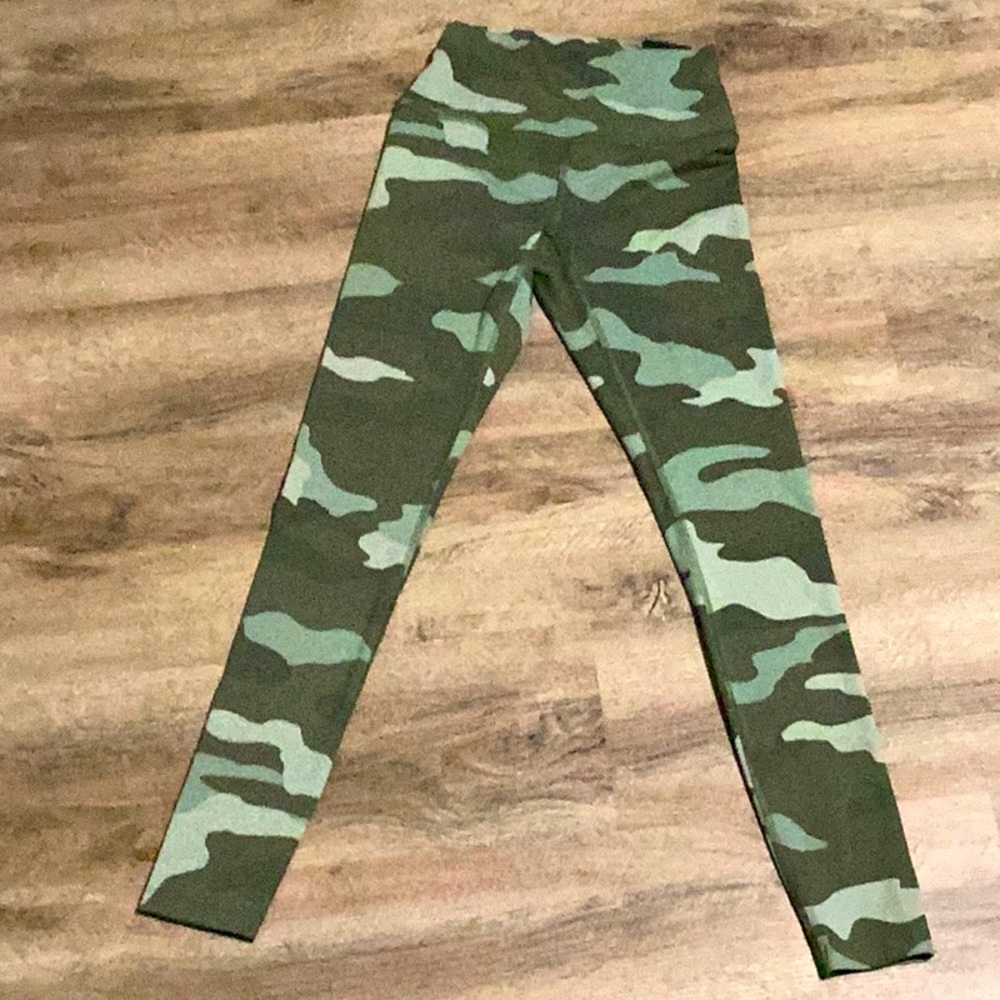 Pink camo leggings